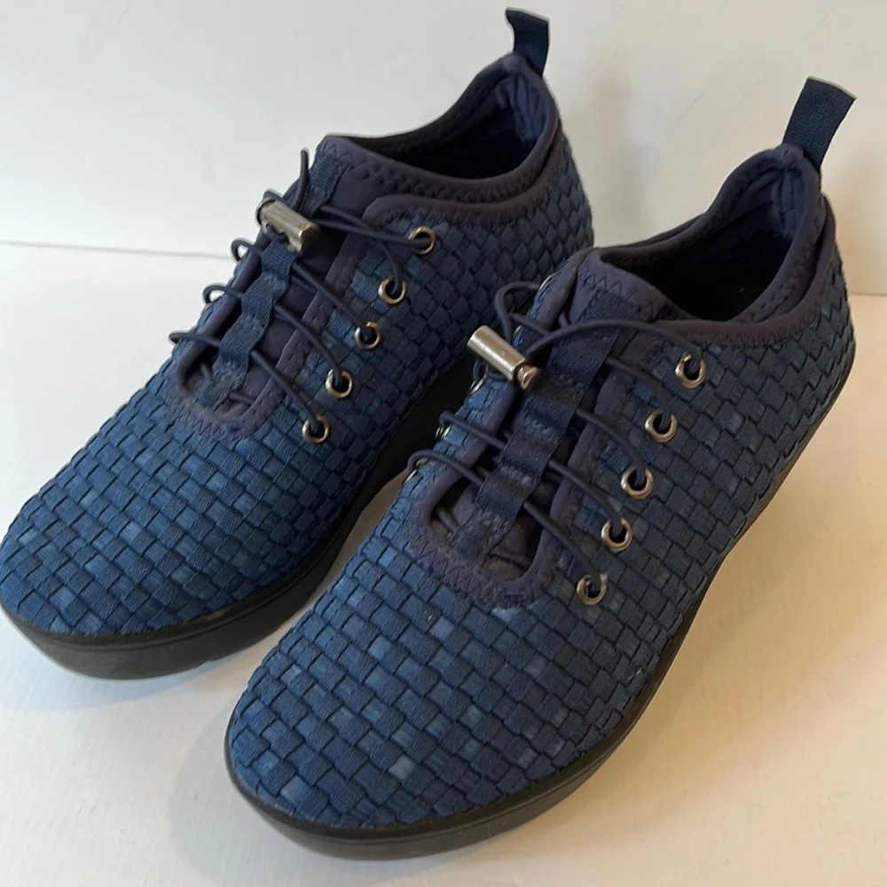 Steve Madden women’s shoes navy blue textured fabric platform wedge size 7.5